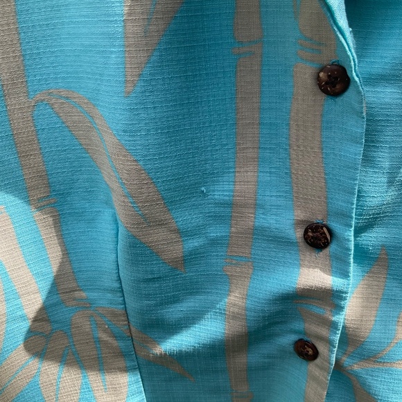 Pretty Blue Cintas Made In Hawaii Women’s Aloha Style Blouse - Picture 5 of 5